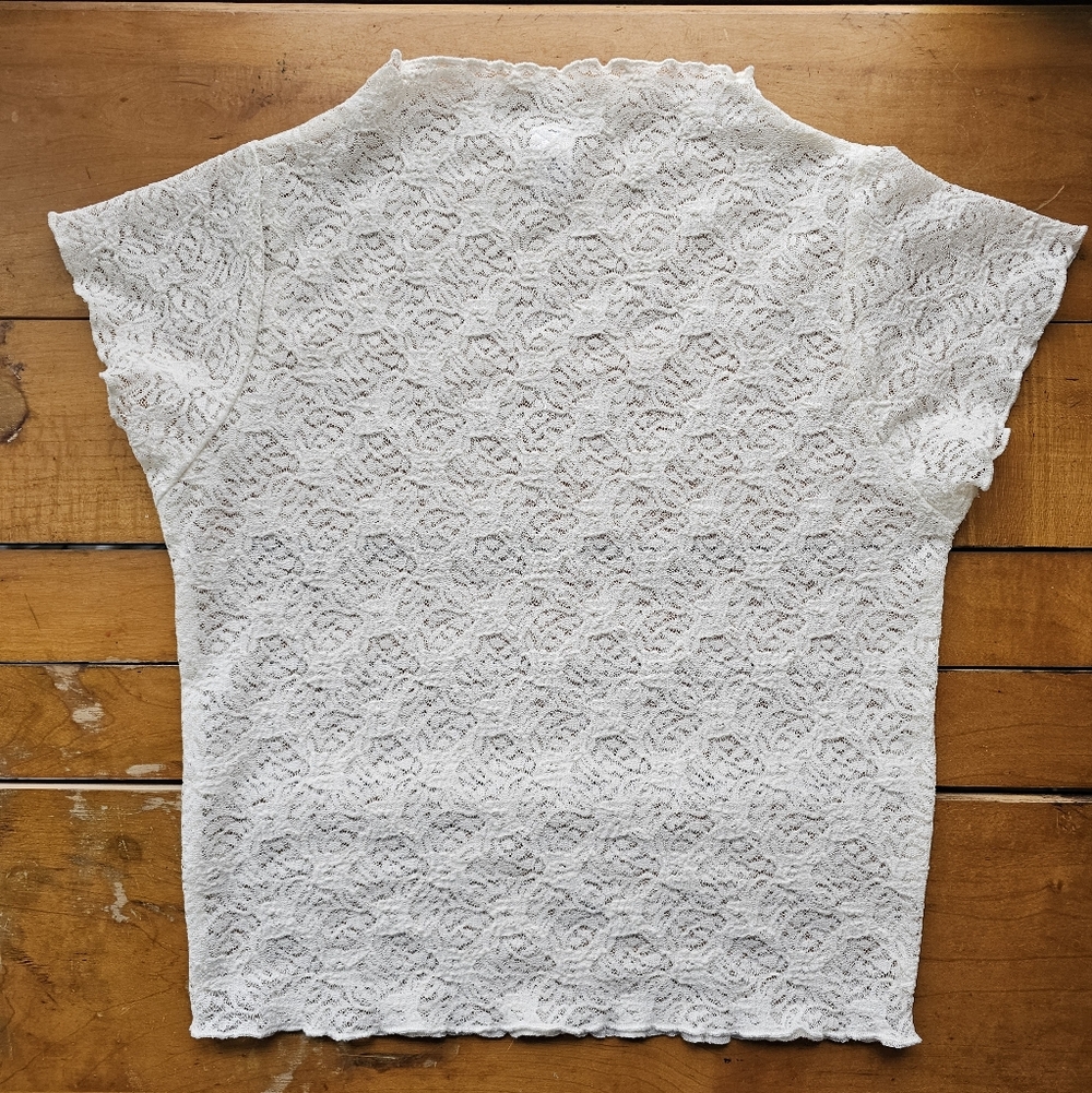 Women's Lace Crop Top in Cream - Picture 4 of 10